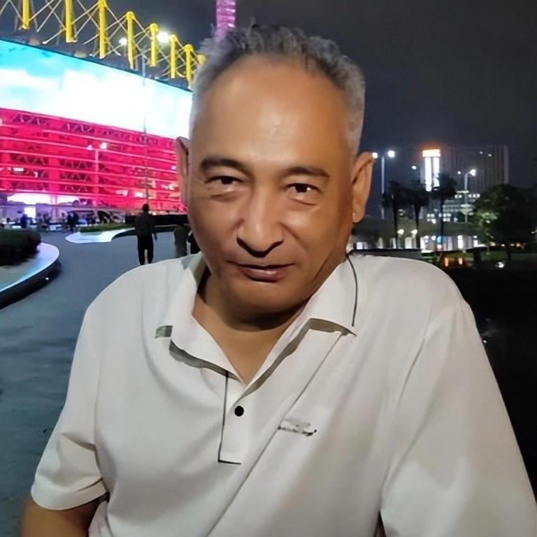 谢雷说师父侯耀华再有什么事他也不管了，怕媳妇揍他。从去年的七月风波以来，谢雷