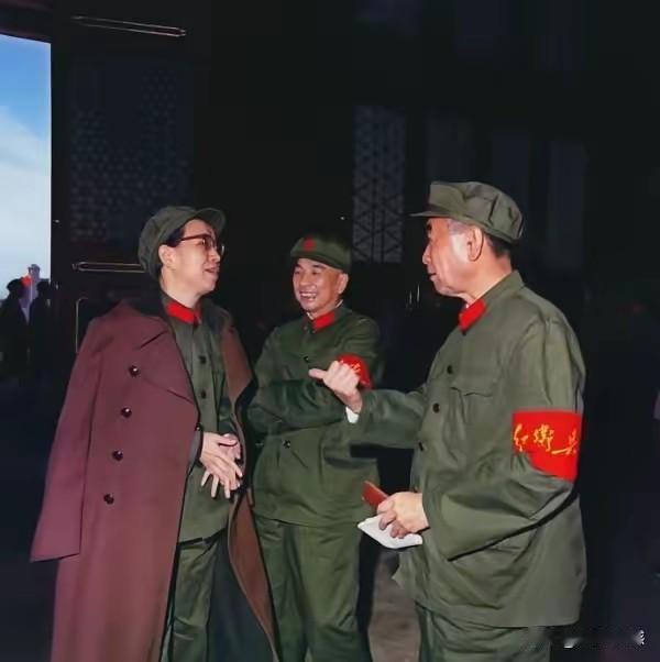 老照片是非常有感染力的，每次看到这样的老照片时，就会觉得周身热血沸腾，仿佛又回到