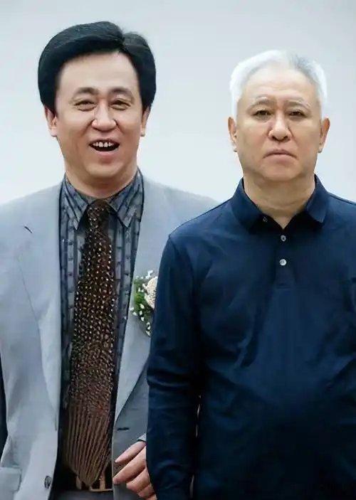 许家印为何没判死刑？#许家印#一审宣判，数罪并罚判处无期徒刑，引发社会广泛关注。这一判决严格遵循罪刑
