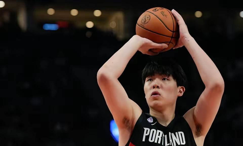 现在看来杨瀚森在NBA很可能就是个笑话,顶着第一轮16顺位,但却有可能被开拓者下