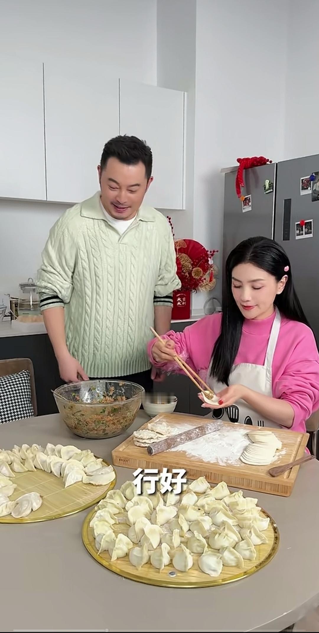 沙溢胡可，这一刻太幸福了。