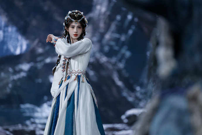 露芜衣太会爱人了鞠婧祎的脸太权威了鞠婧祎的脸太权威了，露芜衣太会爱人了，但是永