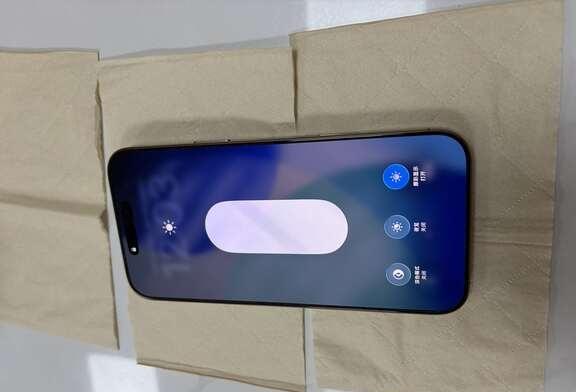 出个人一手iPhone16ProMax型号：iPhone16ProM