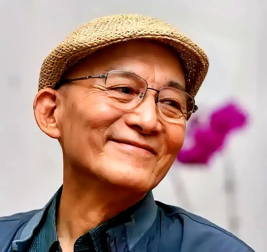 游本昌去世这事，刷到好几天了，心里一直堵着什么。他演济公那会儿，我还在上学，现