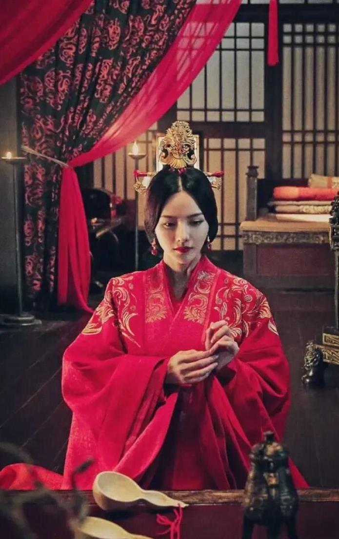 <em>甄宓</em>一个女人，让曹丕彻底破防<em>甄宓</em>出身很好，是河北大家族出身，嫁的对象也很好，是