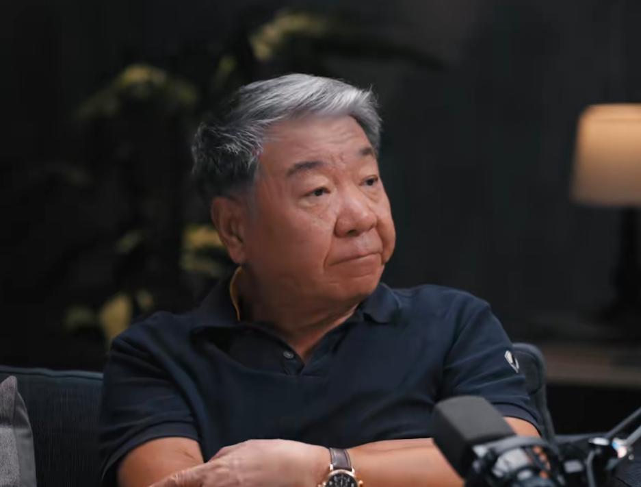 节目里，郑晓龙导演提到《甄嬛传》里难有快乐的人，这话真是说到我心坎里了。回想起