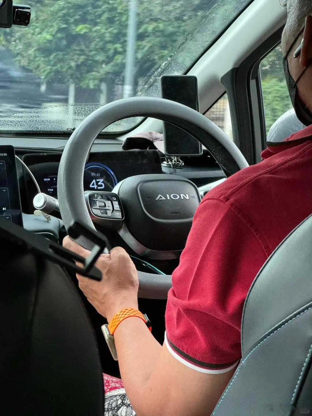 网约车电车晕车的原因谁懂网约车打到广汽AIONY的惊喜感！每次坐到AION