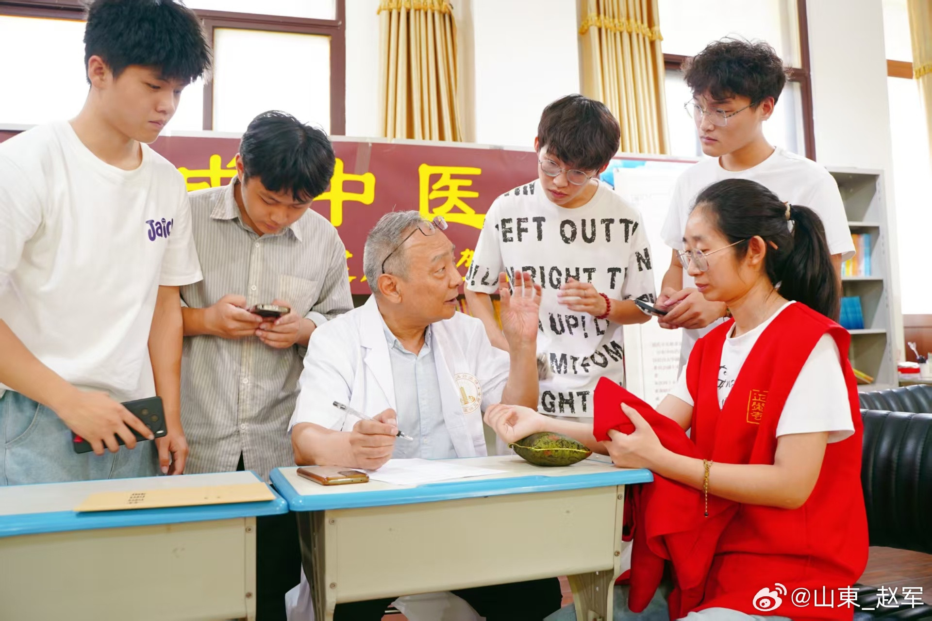 小儿·顺时清伏邪推拿对应《内经》夏伤暑、秋发病，按时辰做，排一夏寒湿伏火大人同样