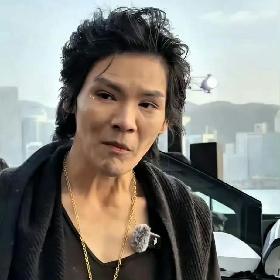 妈呀…向佐这么老了…​​​