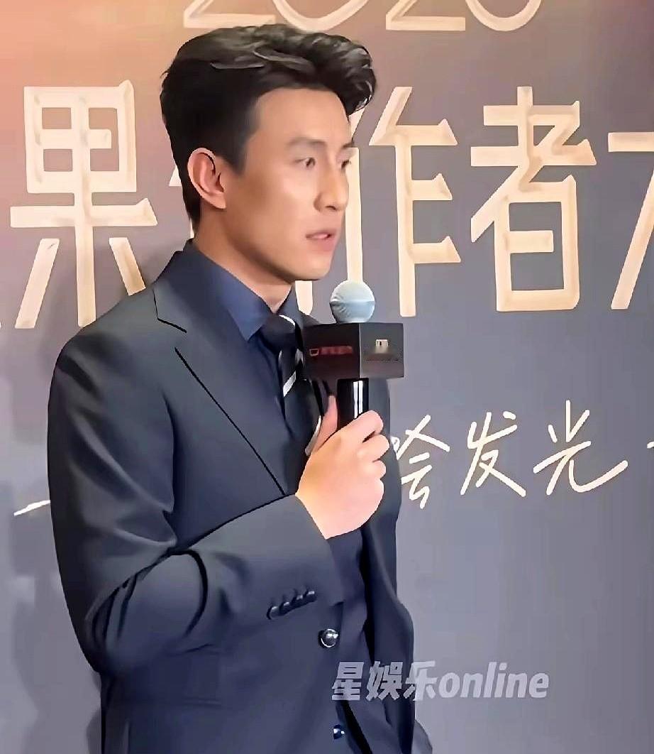 这公开场合的冷脸，真是尴尬到抠脚。昨晚那个活动，刘萧旭全程就跟郭宇欣隔着银河