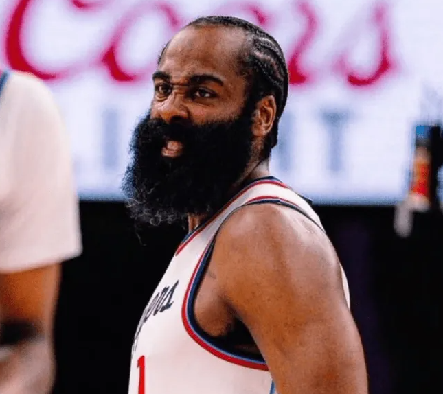 NBA常规赛快船客场对阵奇才的比赛已经结束。全场战罢，快船以110-106战胜奇