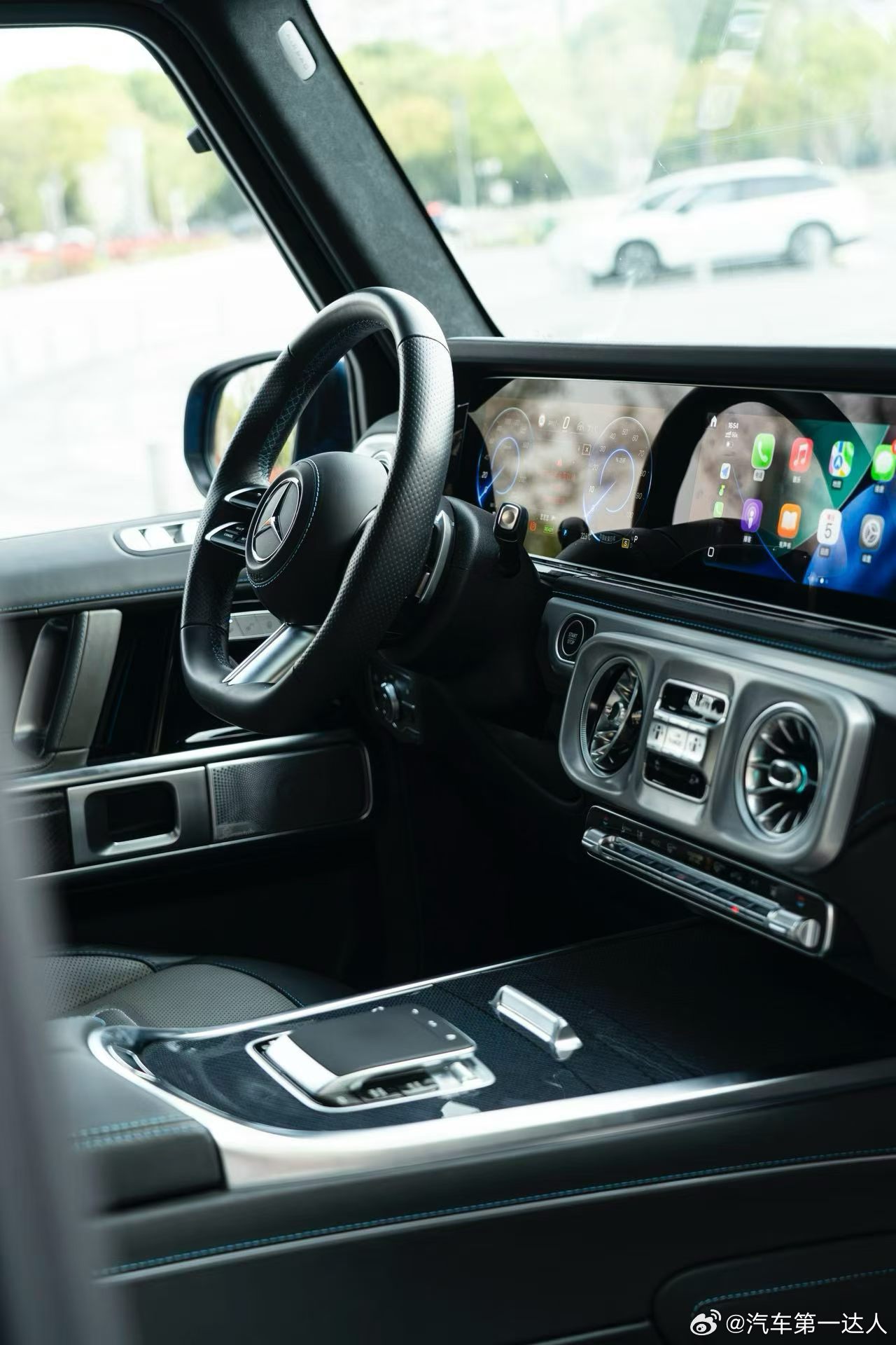 人生不必总追全新，经典更懂沉淀的珍贵。2025年奔驰G580首发特别版，仅800