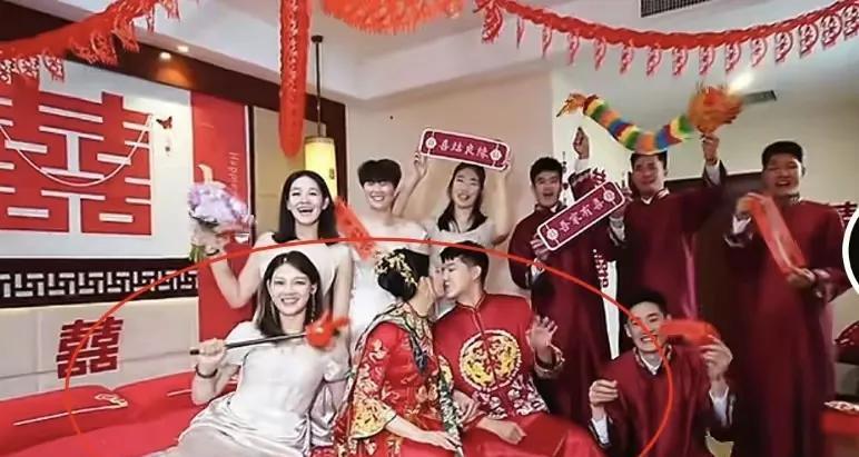 杨方旭的人缘也挺好的，出嫁的时候请了4个伴娘呢。不少人觉得很多参加里约奥运会的