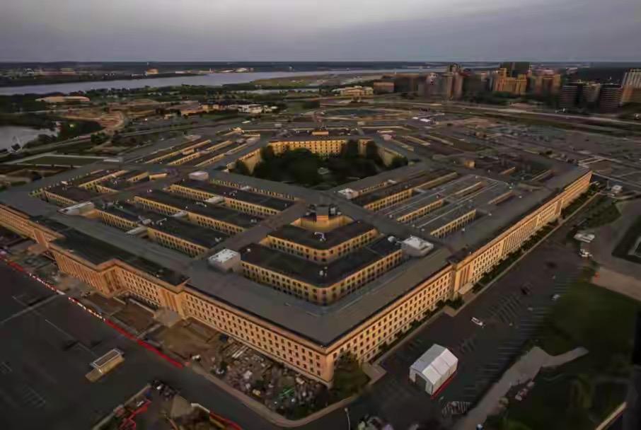 美国砸下1750亿补“金穹”天网，中国却先下一城：5马赫弹体没了卫星也能“抬头认
