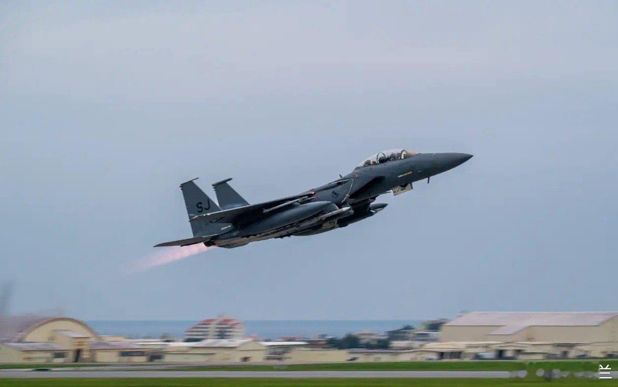 美军已经摆好资深了，伊朗拒绝了美国画出的红线！战斗一触即发，美军准备一脚蹬开伊朗