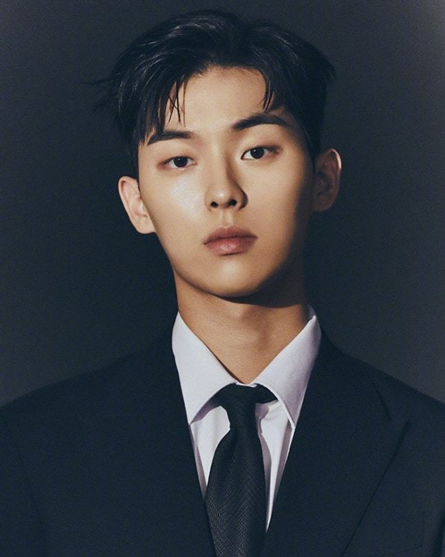 崔显旭有望出演新剧邪恶的河边男主角。崔显旭饰演过着地狱般生活的男人柳