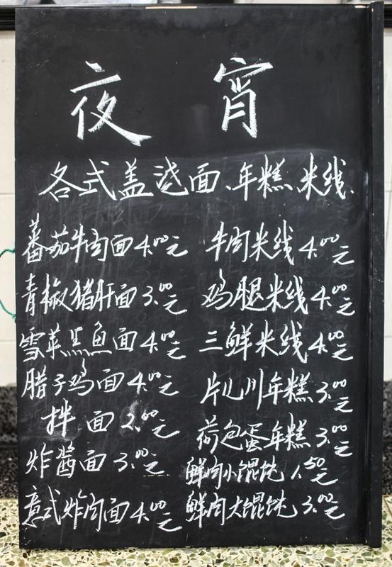 杭州一位00后女生月薪9000，竟每月花5000买“秒回师”服务，这事被妈妈发现