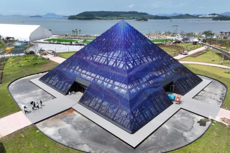 这回韩国是真慌了。据韩国《中央日报》等多家媒体报道，中国舟山市政府正式通知韩