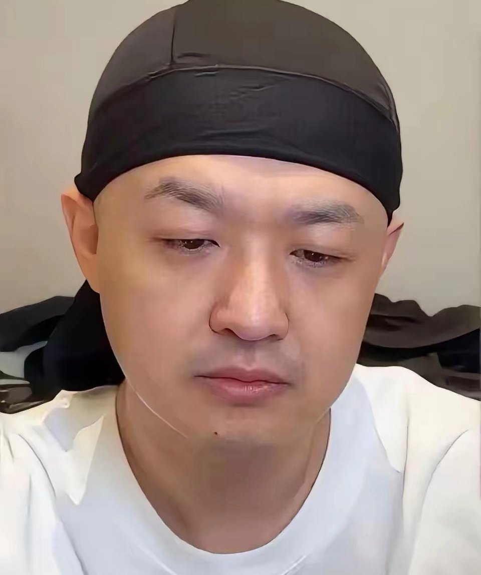 我猜到包贝尔可能会出面道歉，也料到包文婧说不定会出来护短否认。可万万没想到，包贝尔居然直接把自己的名