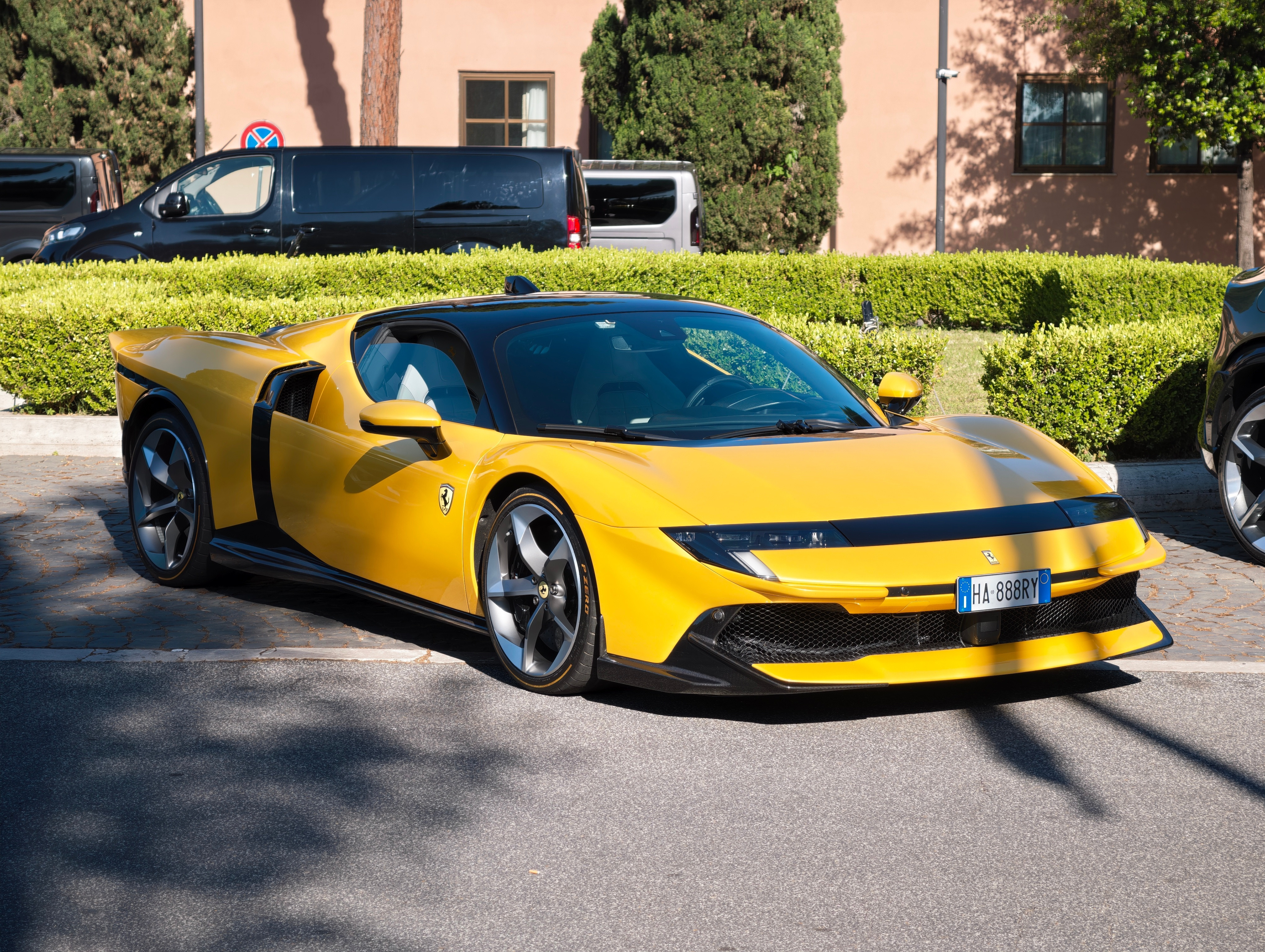 法拉利849Testarossa，我看看车钥匙有没有在左前轮拱里藏着意大利