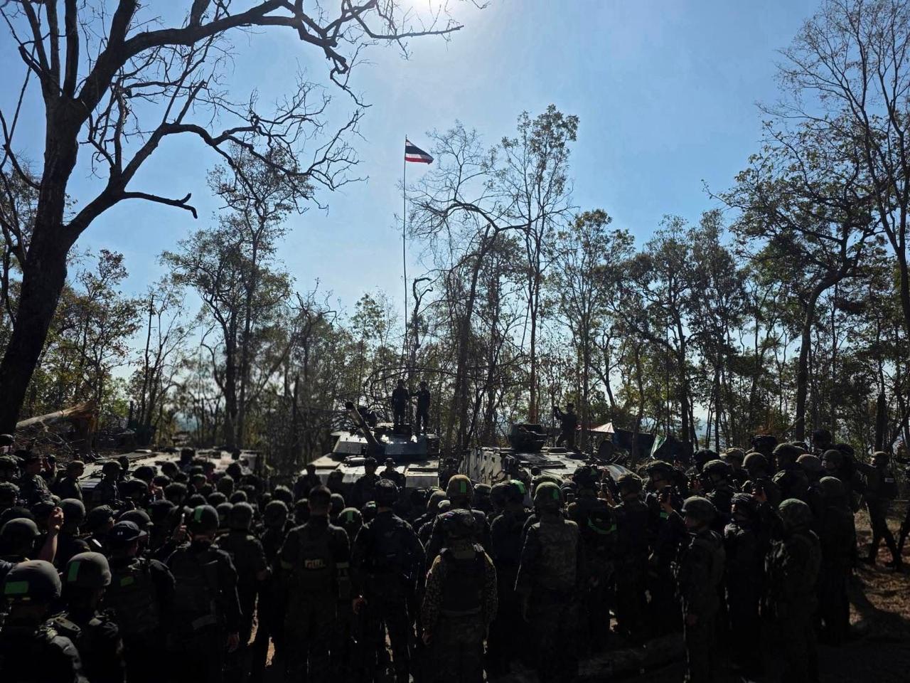 12月30日即今天，装备VT-4主战坦克、85式装甲车和VN-1轮式装甲车的中械