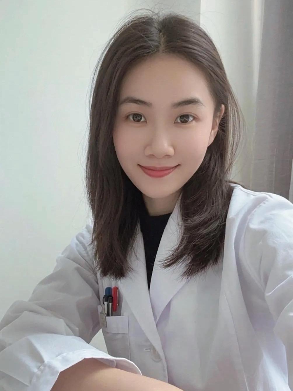 青春的颜色有很多种 而我选择了白色
