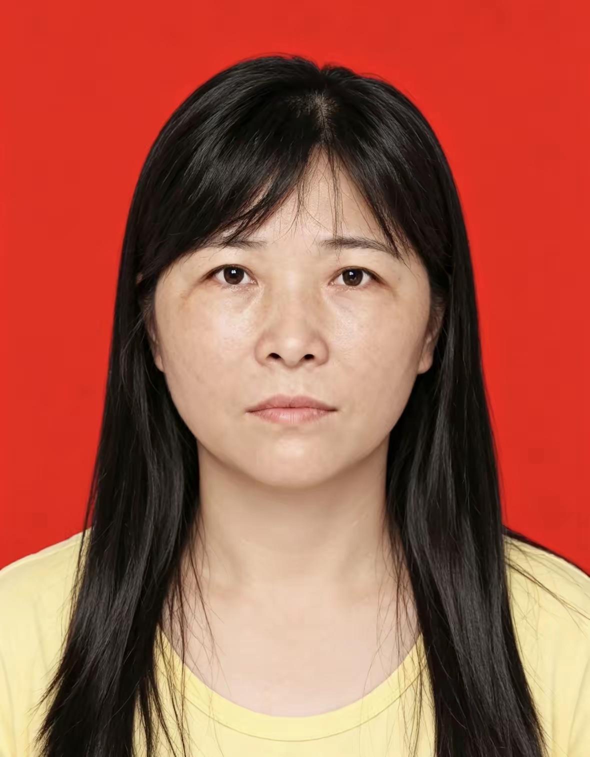 李惠云，女，1965年3月生，汉族，群众，广东省惠州市惠城区桥西街道居民。她背儿