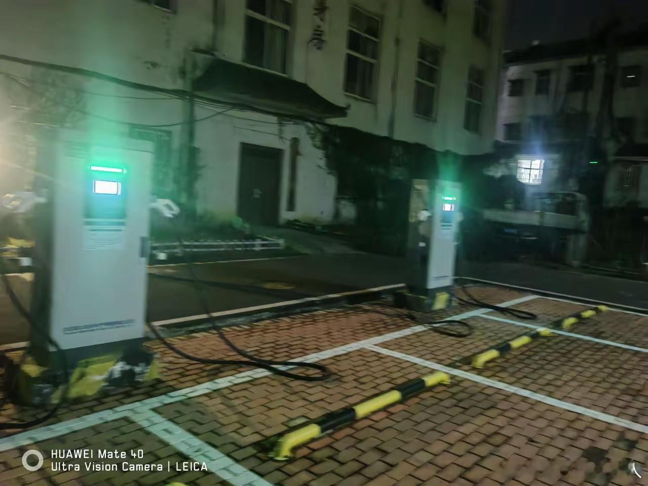 资本实在太贪婪，24小时连个优惠时段都没有。充电桩建好后，基本没人来充电，宁可空