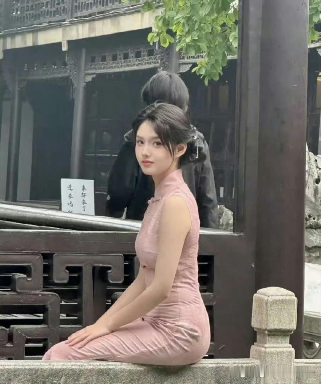 路人视角下的艾米，这颜值能火起来吗？