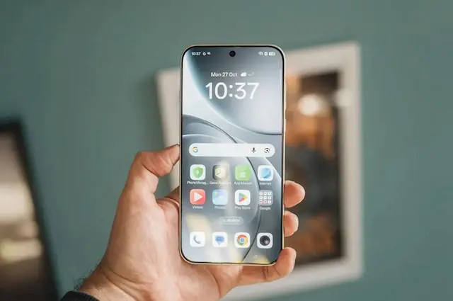 OPPO Find X9s正式发布：全球首款双2亿像素小屏旗舰，2月登场