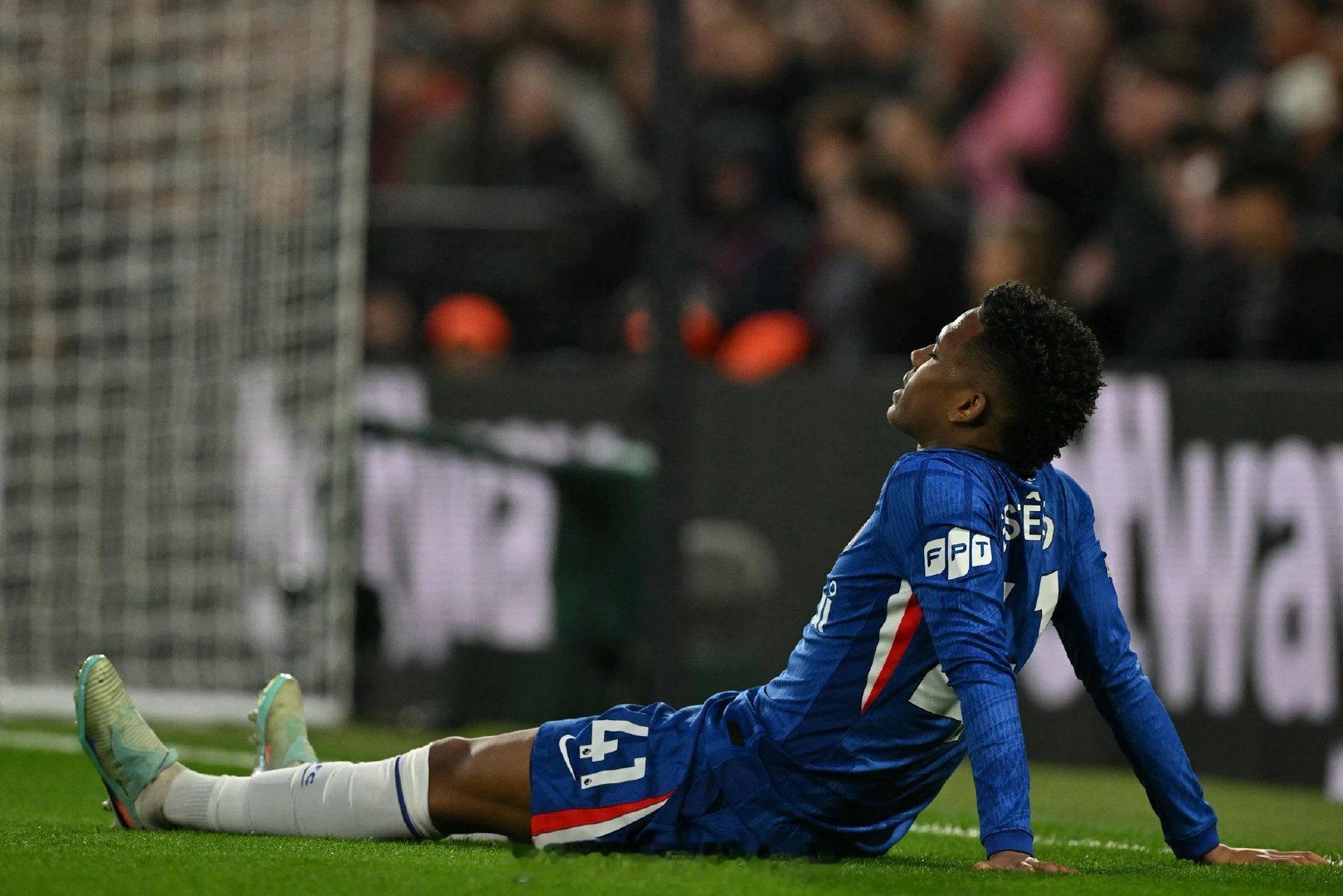 埃斯特旺赛季报销切尔西临时主帅麦克法兰确认，巴西边锋埃斯特旺，因为大腿伤势，本赛