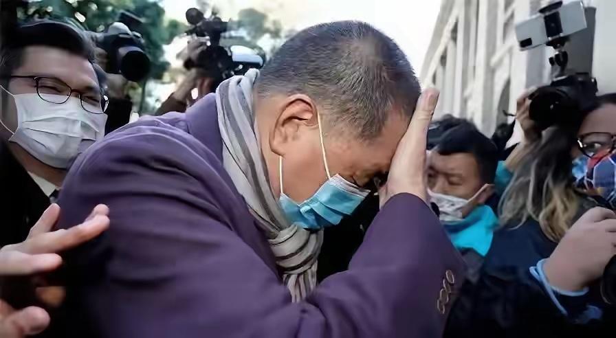 黎智英这辈子罪大恶极！，他勾结外部势力，还以为关键时刻外国主子能把他捞出去。他被