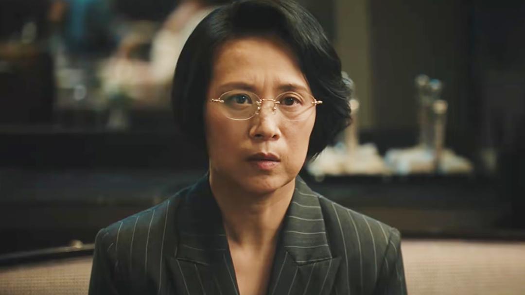 很多人看《交锋》，目光都放在偷拍文件、传递密信这类传统间谍桥段。但剧中这段策反经