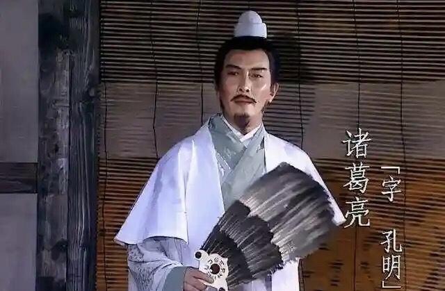 看看汉末三国主要人物的年龄对比，哪些人和诸葛亮年龄差不多？哪些人比诸葛亮大？曹