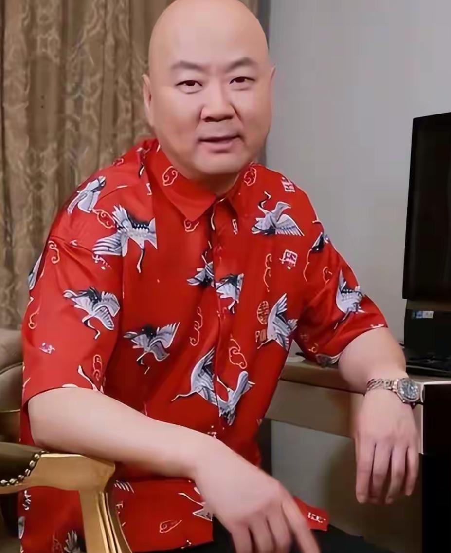 郭冬临现状：住北京老房子，身形消瘦、脸颊凹陷，59岁无儿无女娱乐明星