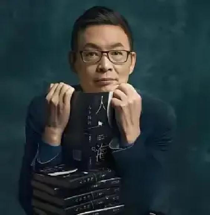 真诚不是对谁都能换来珍惜，给错了人，只会被当成软弱。我认识一位写书很有名的老