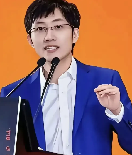 中美差距究竟有多大？”DeepSeek创始人梁文峰再次语出惊人！他说：“我们经常