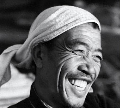 1986年，陈永贵病逝，大寨搭了灵棚，昔阳县领导：不拆，就不去祭奠。在得