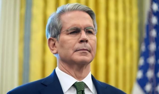 美国：那是日本自找的苦头！美国财长贝森特在达沃斯论坛上语出惊人：“中国卖我们的稀