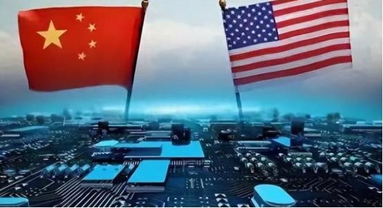 一位美籍华人表示中国人不要太自大，美国之所以去工业化，是因为钢铁，机电，军工，这