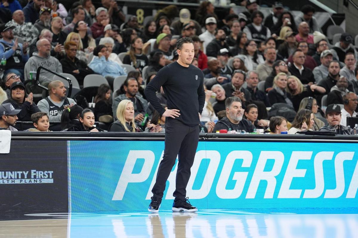 马刺去纽约打会赢几场？苏群毫不客气作出预判，说出心里话，听着刺耳，但并不离谱。