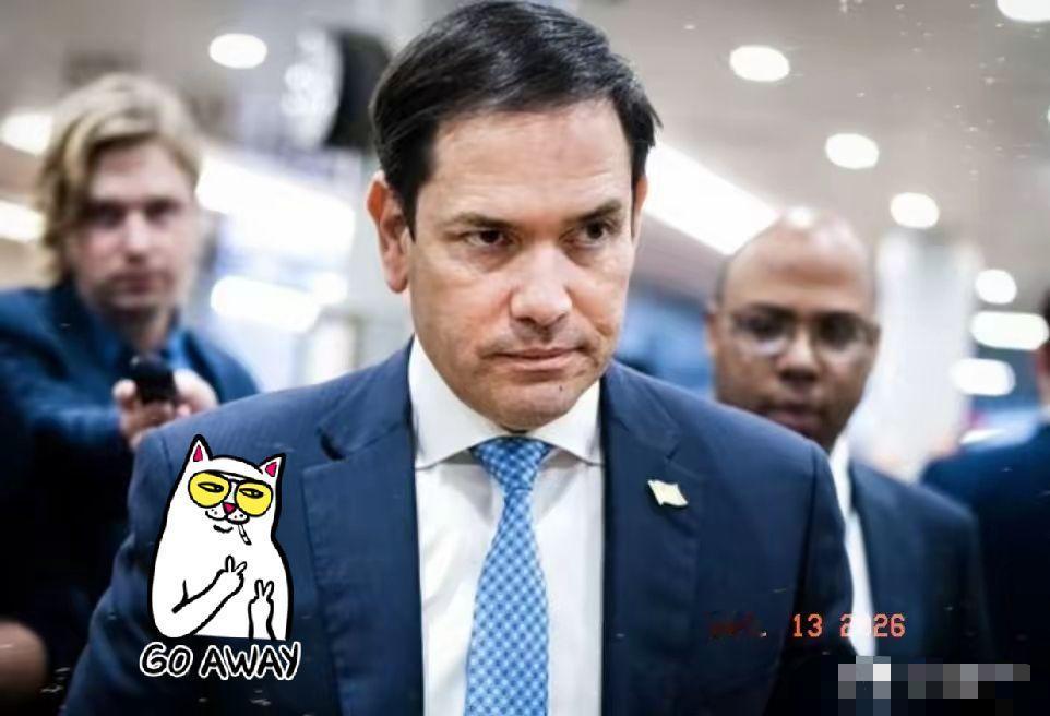 那个经常恶心我们的人终于还是来了，但是也引发了巨大的争议。为什么他能随特朗普进入