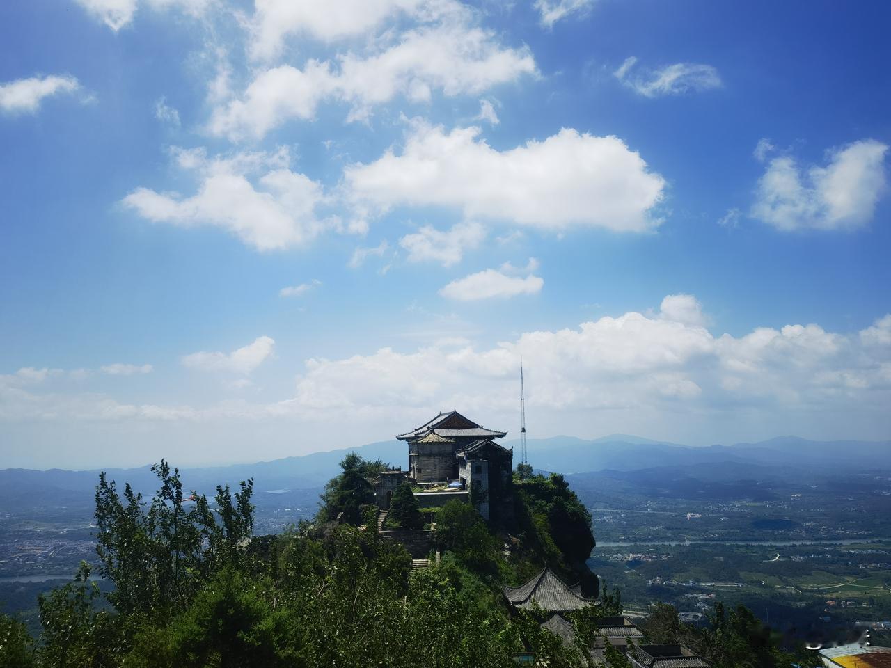 才刚过完五一，就又想出去玩了，什么时候才能说走就走，说去玩就去玩呢。