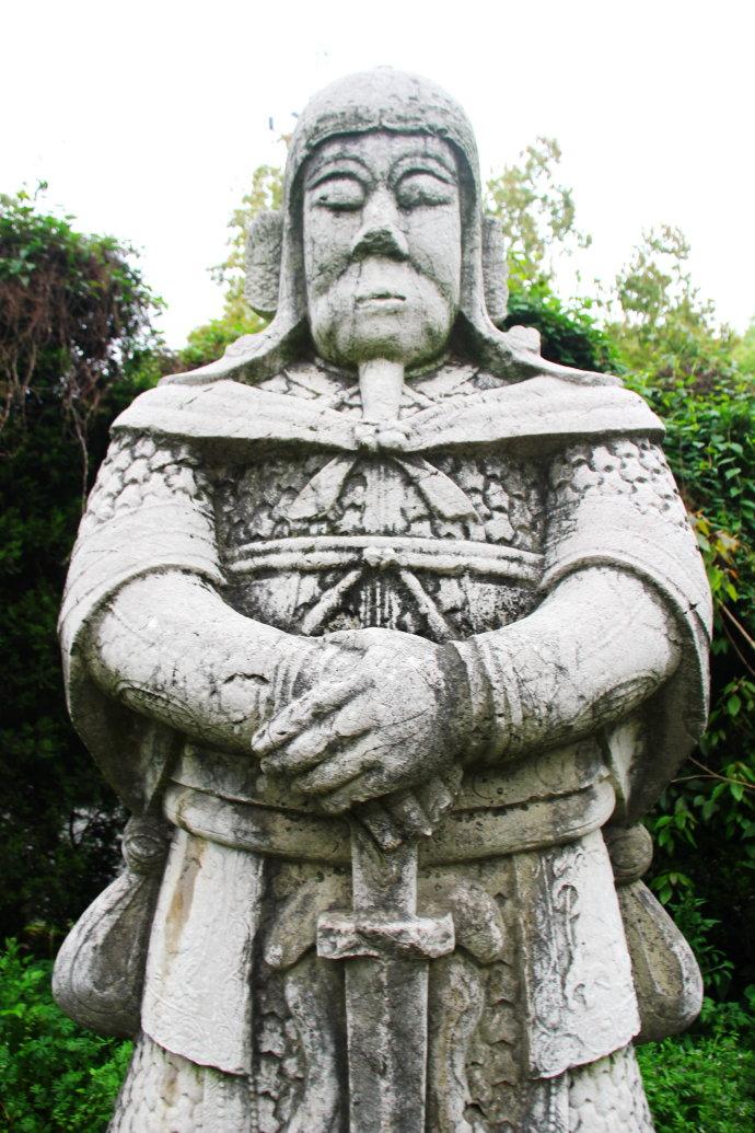 “他32岁死在甘肃道上，朱元璋下令：全国边军操典首页，永远印他的手迹——‘守边不