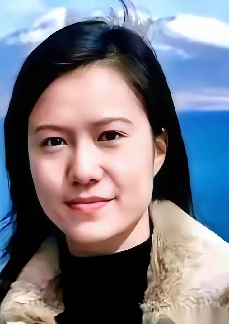 都以为她在等一张终极大奖的彩票，结果人家扭头在深圳给自己买了套小房子。房产