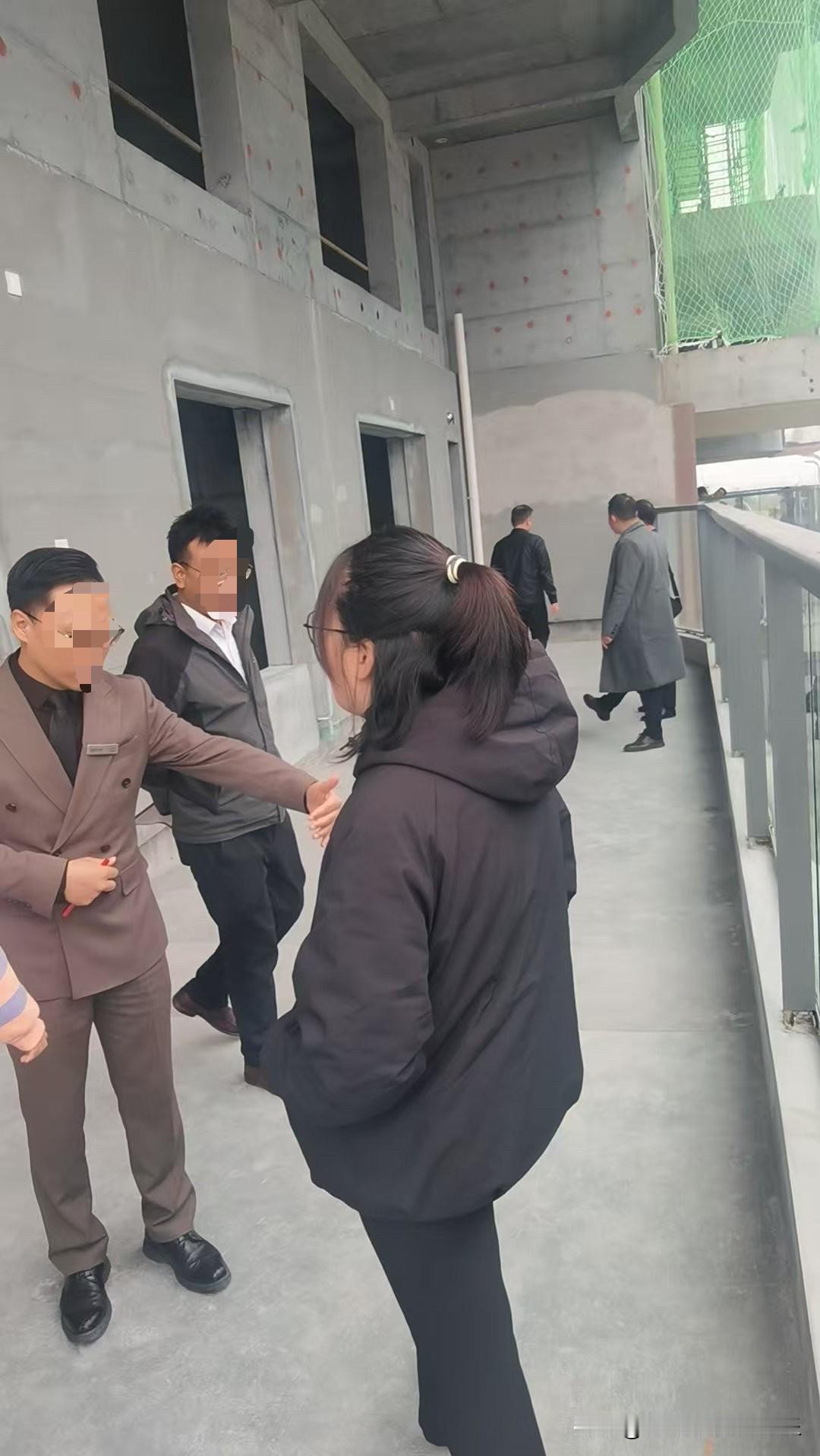 房地产能成功软着陆，四代宅功不可没。很多没有去看过四代宅的房东，他们不知道这个