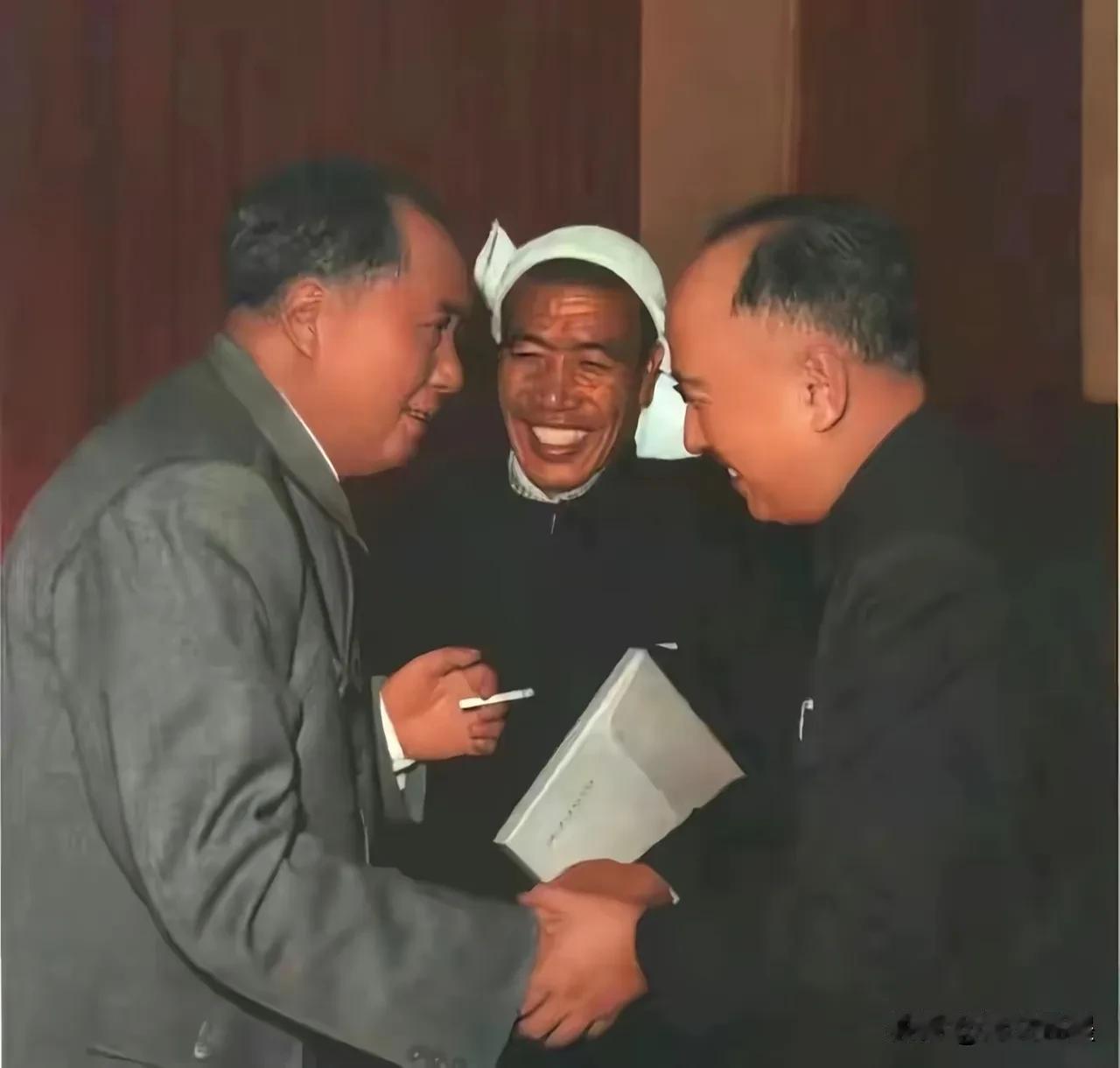特殊时期伟人的三个“不能”护他周全，他晚年留14个字报知遇之恩1，1956年政