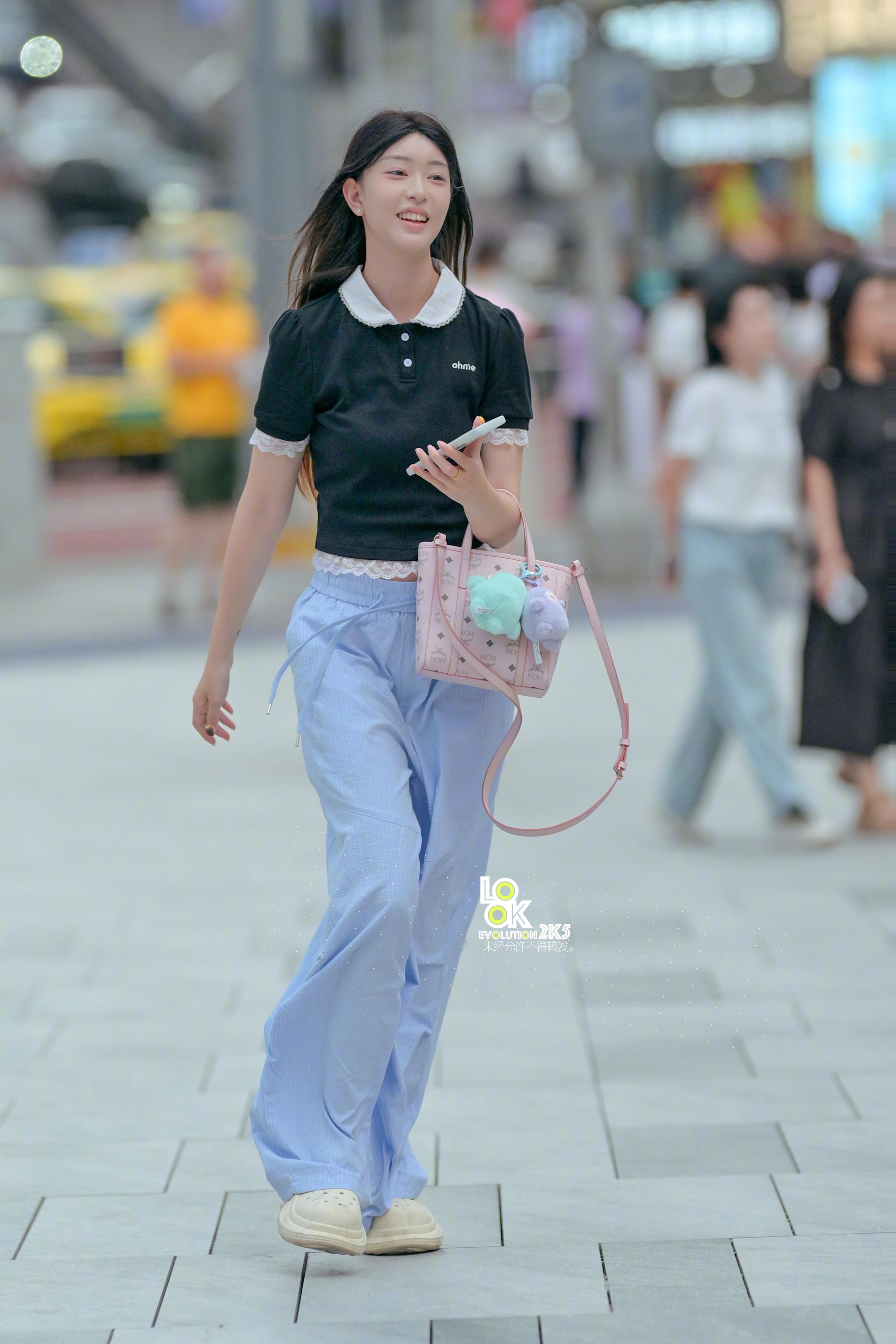 小姐姐笑得好开心​​​