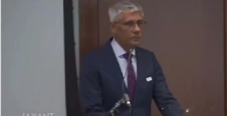 印度裔加拿大人贾扬特·班达里，开口就是“我不是帮中国说话，只是实话实说”。这位