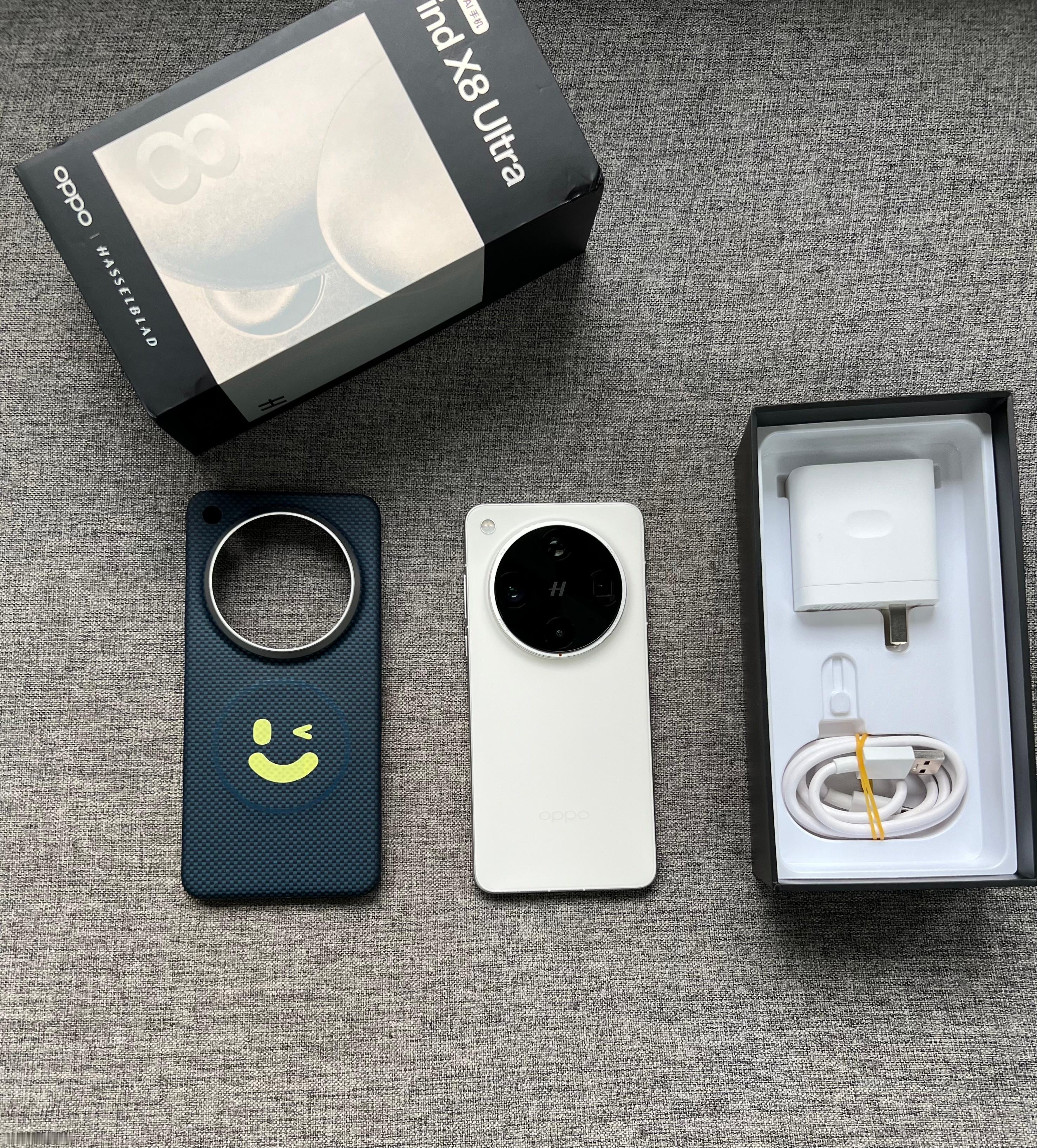 OPPOFindX8Ultra16+512G白色屏幕细微划痕（正常看不